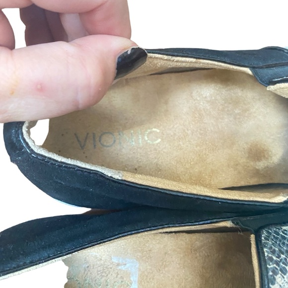 Vionic Slip On Sneakers Snake Print Black Shoes size 7.5 - Picture 6 of 9